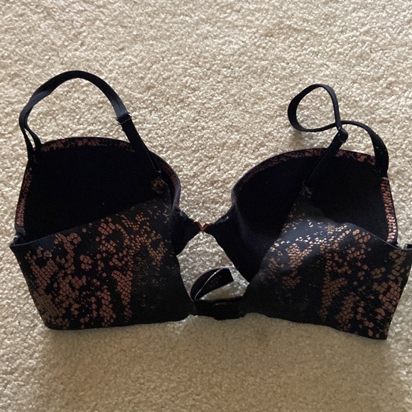 Victoria’s Secret padded push-up bra black with bronze snake skin size 32C - Picture 4 of 4